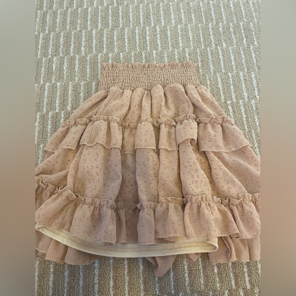 Soft shorts underneath brown printed